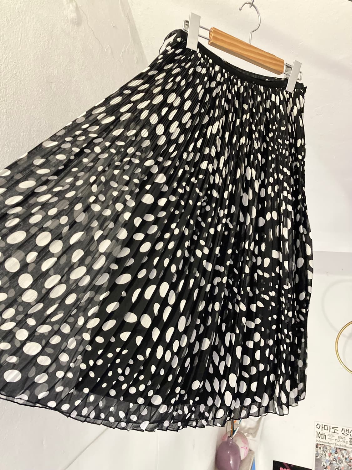 y2k 도트 프릴 플레어 미디 스커트 상품이미지5