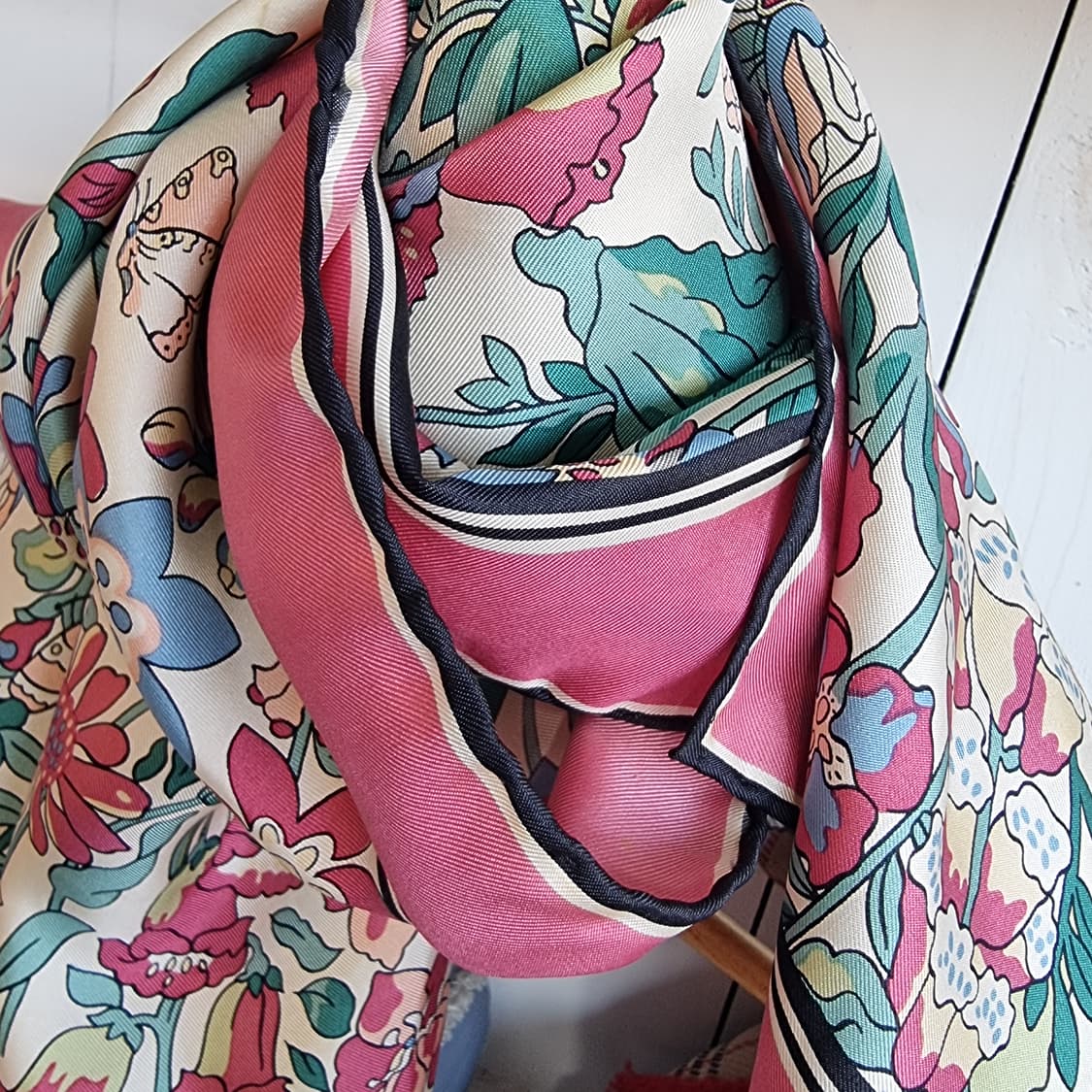 LIBERTY of London(리버티 오브 런던) 올실크 스카프 상품이미지9