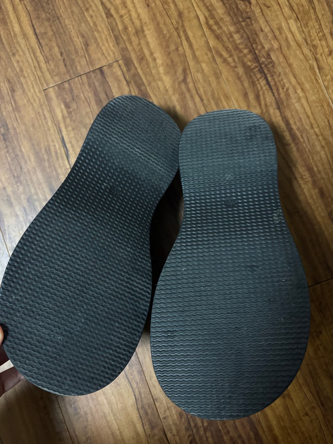 헬레네파리스 마이크로파이버 레더 버클 뮬 230 상품이미지3