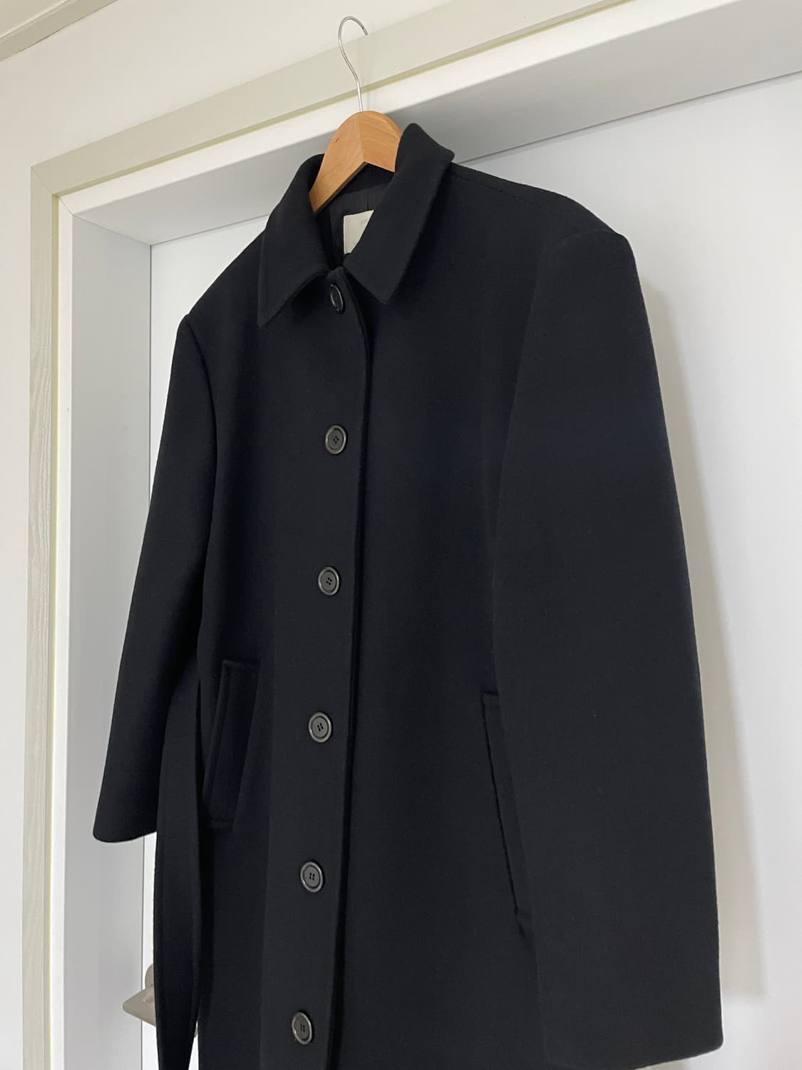 아모멘토 코트 블랙 24fw 상품이미지2