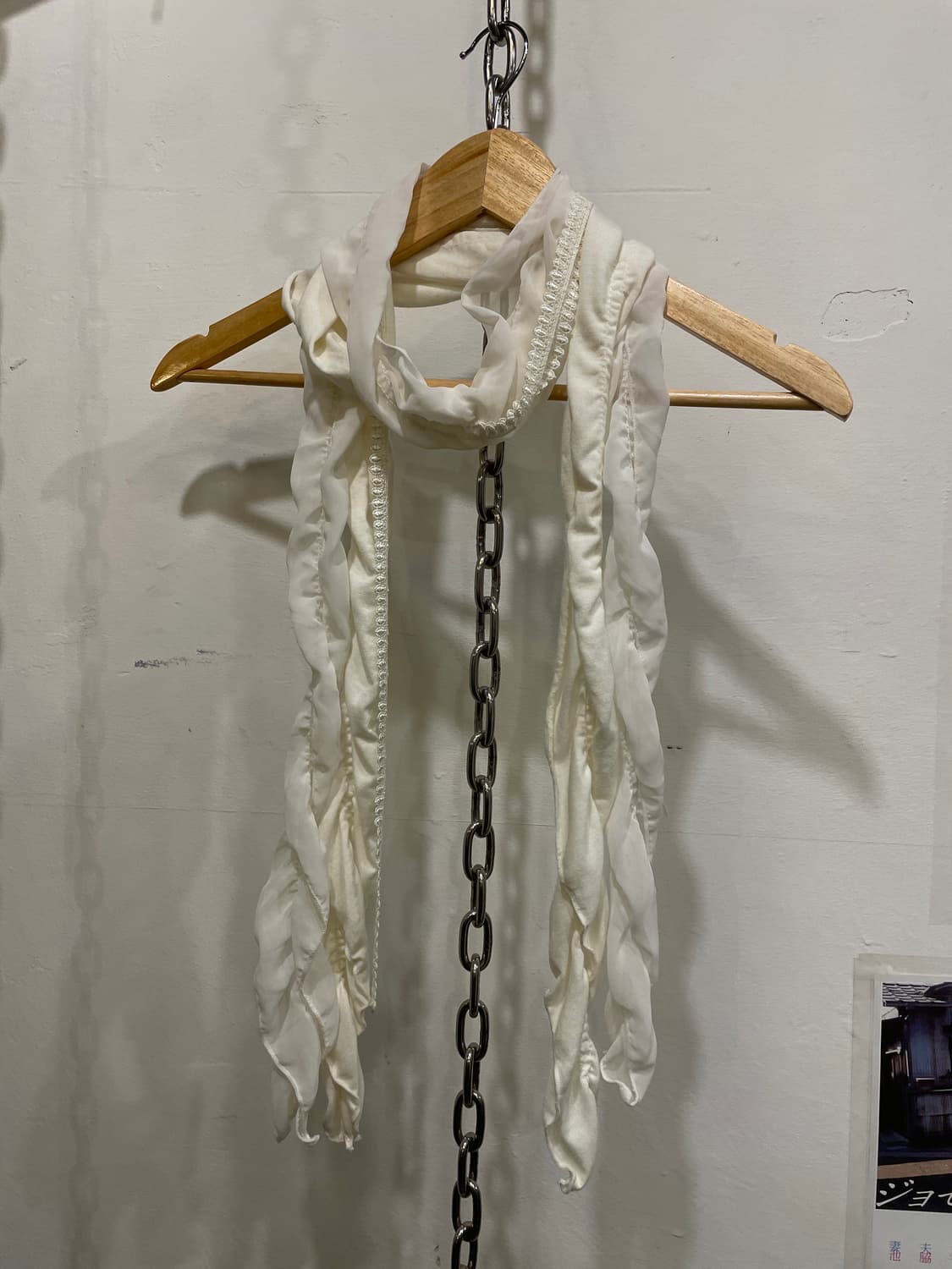 레이스 절개 레이어드 셔링 화이트 스카프 페어리 모리 상품이미지2