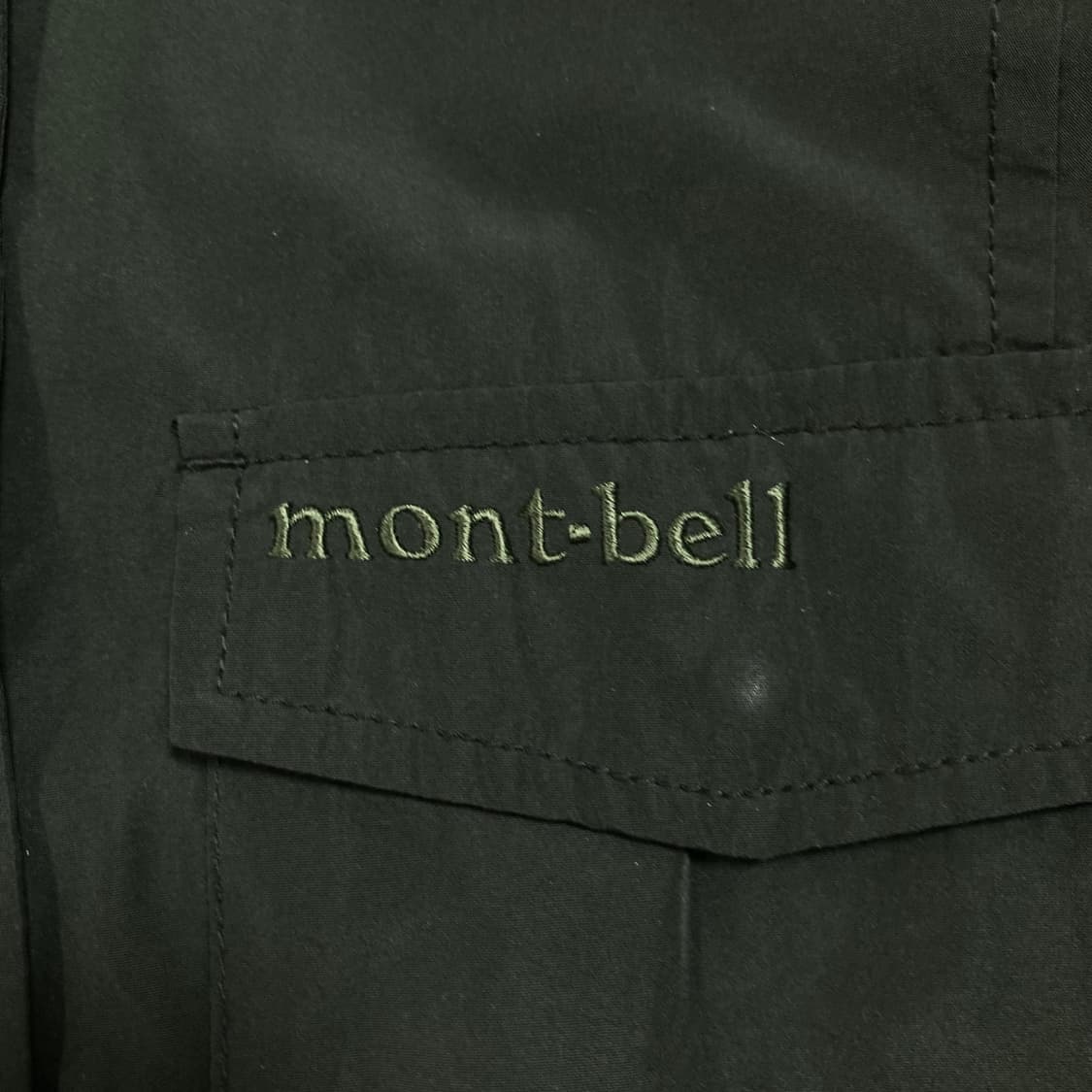 몽벨 멀티 포켓 스몰 로고 카키 바람막이 상품이미지2