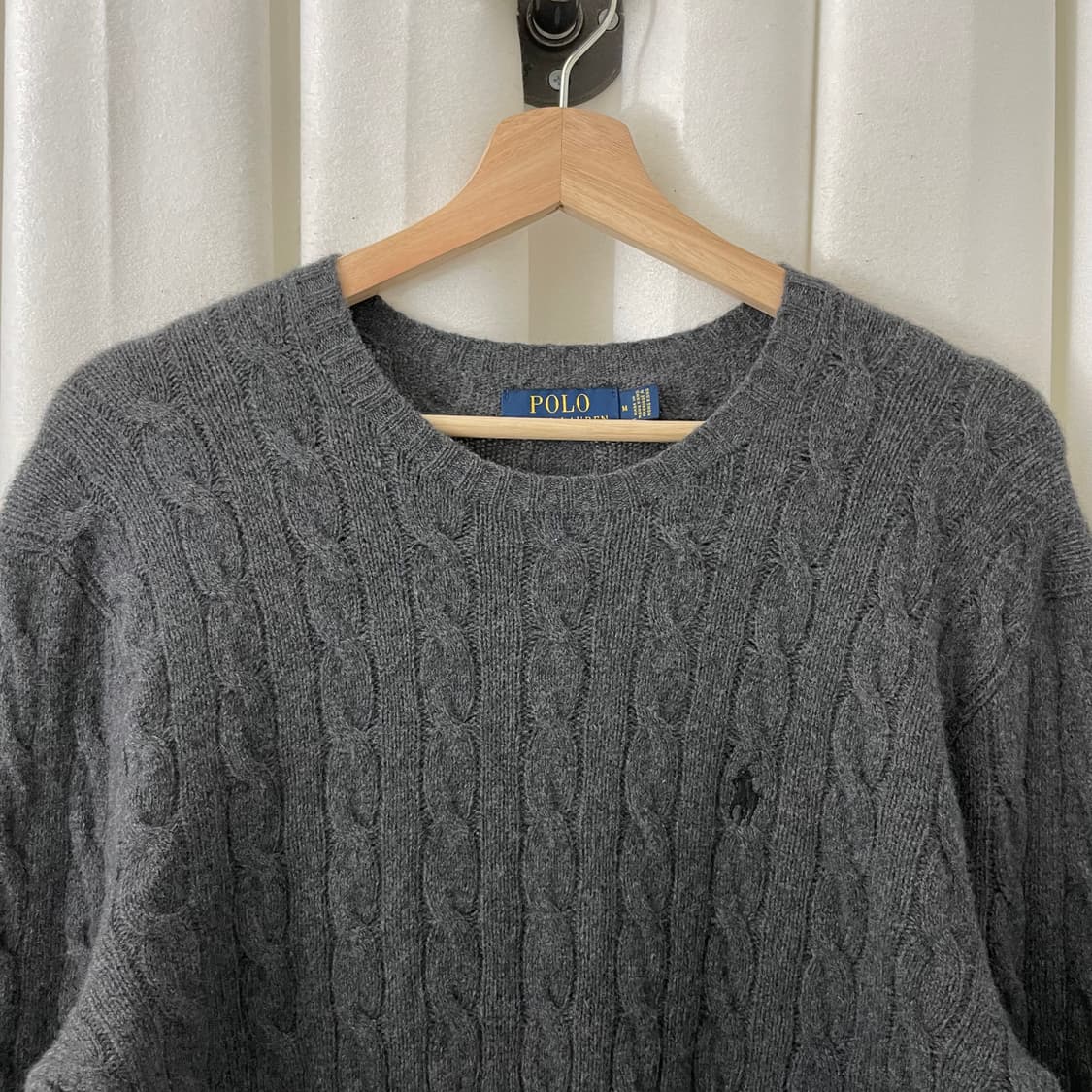 폴로 챠콜 꽈배기 니트 상품이미지3