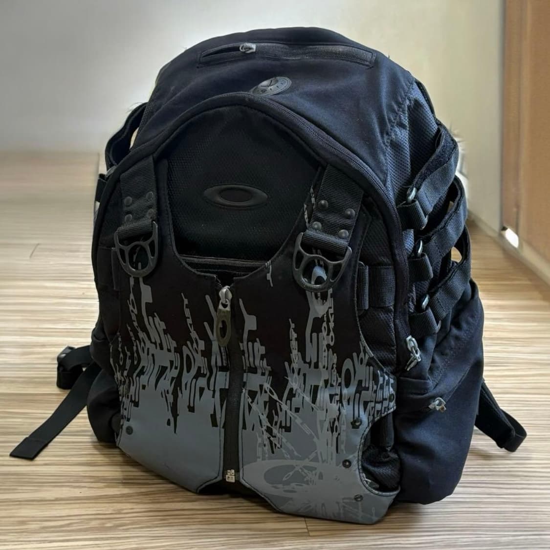 오클리 AP 백팩 올블랙 상품이미지1