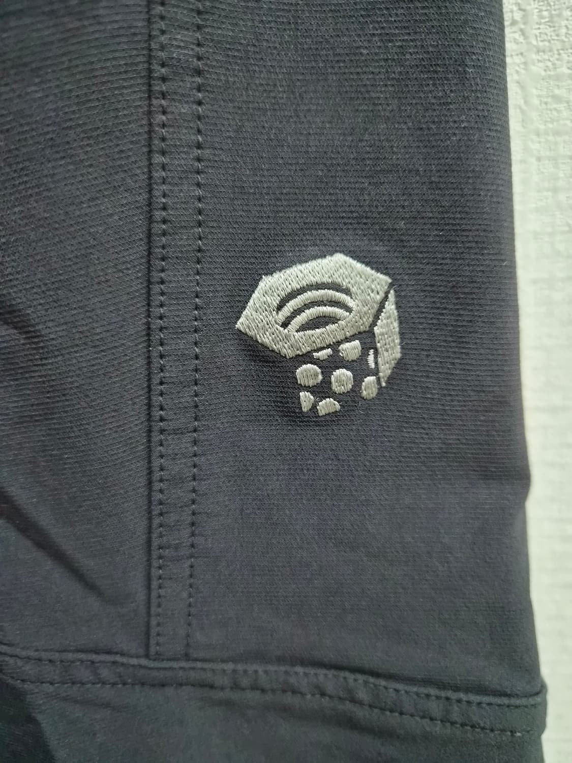 34) 마운틴하드웨어 기능성 바지 팝니다 상품이미지3