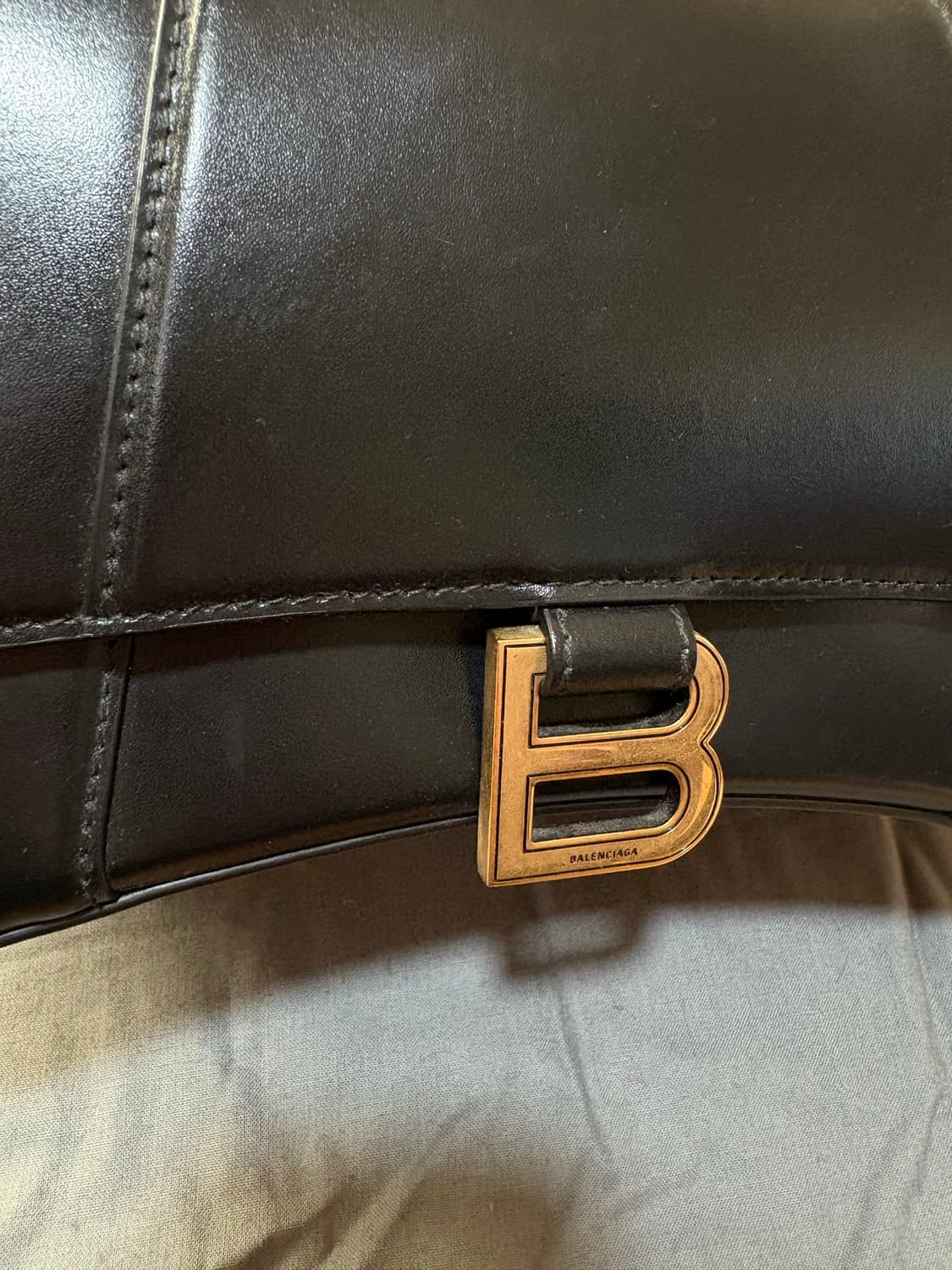 발렌시아가 아워글래스 백 스몰 S 블랙 상품이미지4