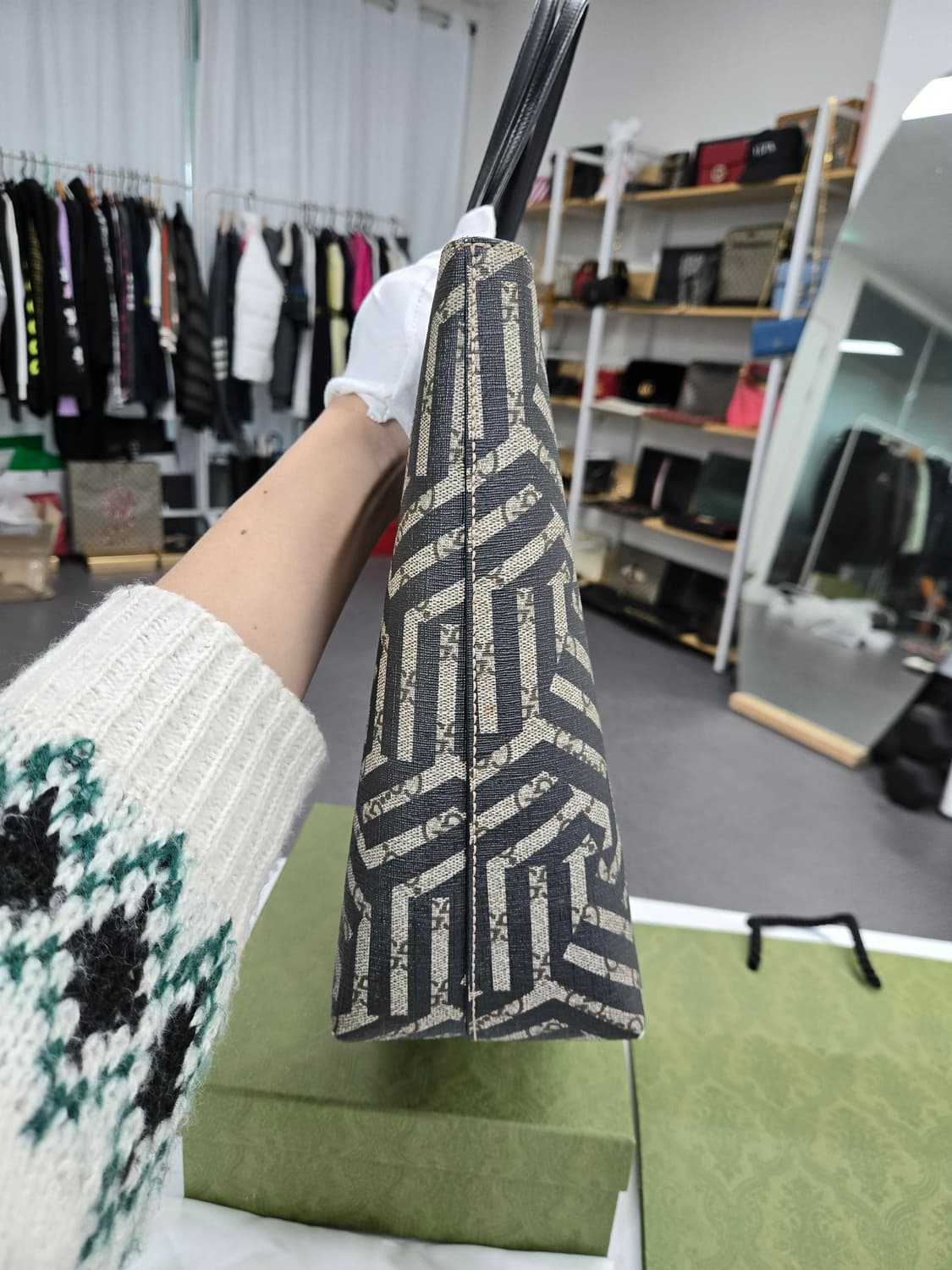 [40%할인] 구찌 꿀벌 칼레이도 쇼퍼백 상품이미지3