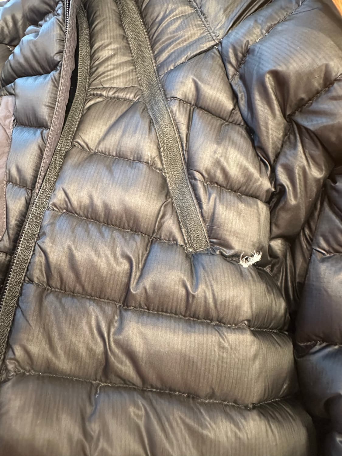 산산기어 패널드 푸퍼 자켓 블랙 - 24FW 상품이미지2