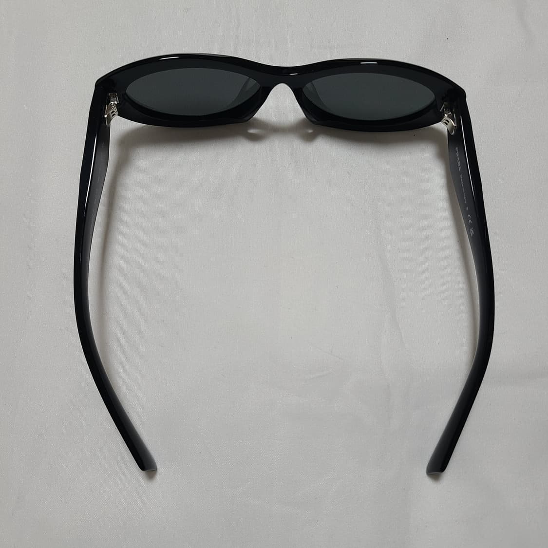 프라다 심볼 선글라스 슬레이트 그레이 렌즈 얼터너티브 핏 상품이미지6