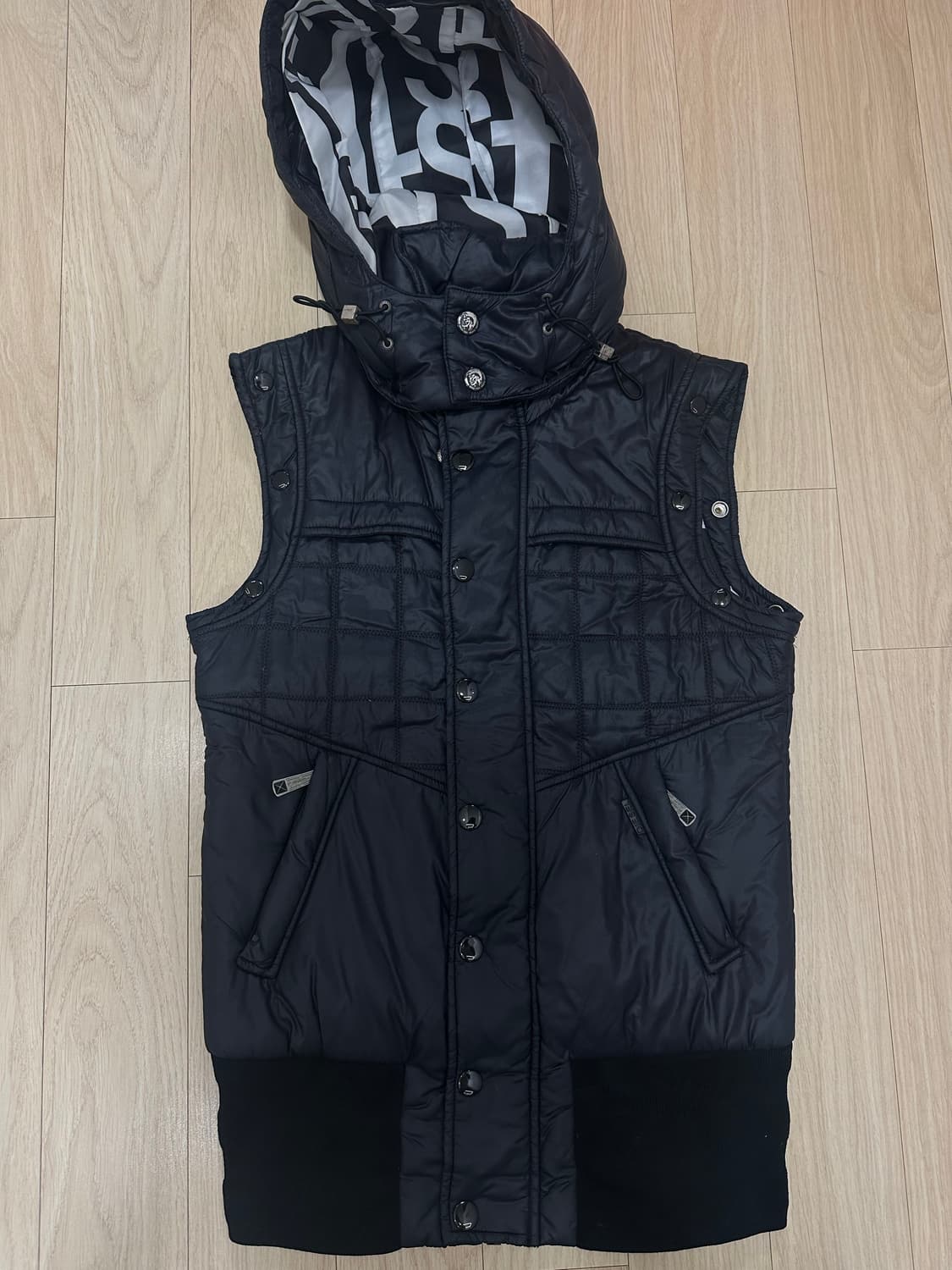 디젤 y2k 슬림핏 패딩조끼 s 상품이미지1