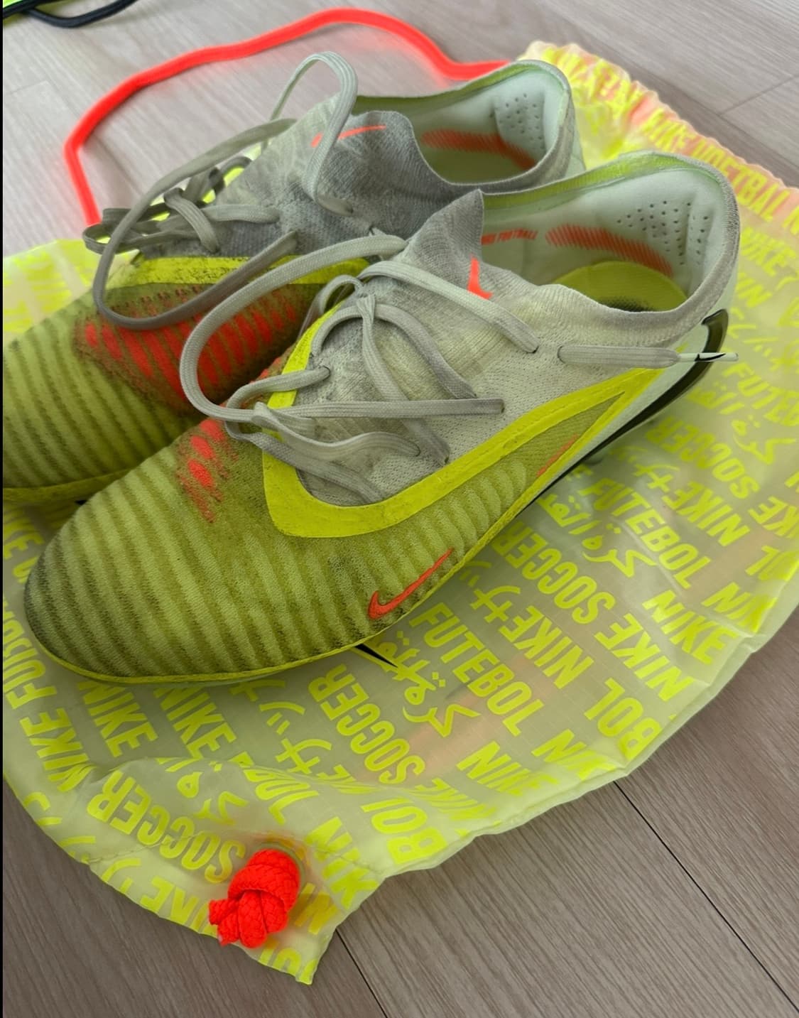 나이키 팬텀 축구화 265 상품이미지3