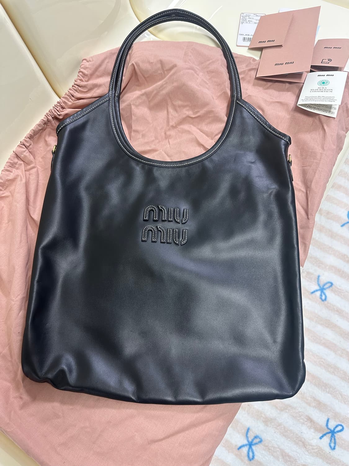 [거의 새상품급] 정품 미우미우 아이비백 미디움 블랙 상품이미지2