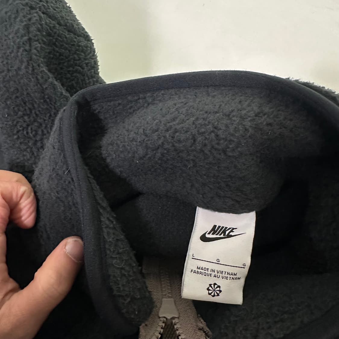 L 나이키 먹색 오버핏 포켓포인트 기본로고 플리스자켓 상품이미지4