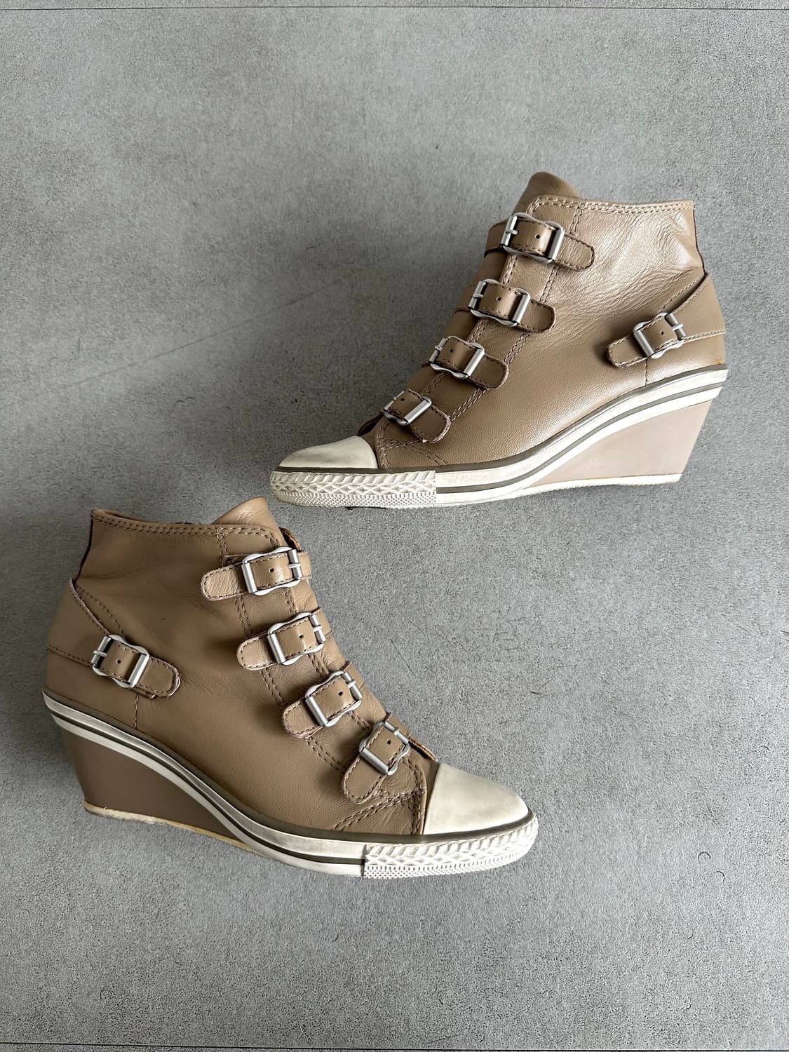 Ash 베이지 버클 레더 웨지 스니커즈 상품이미지4