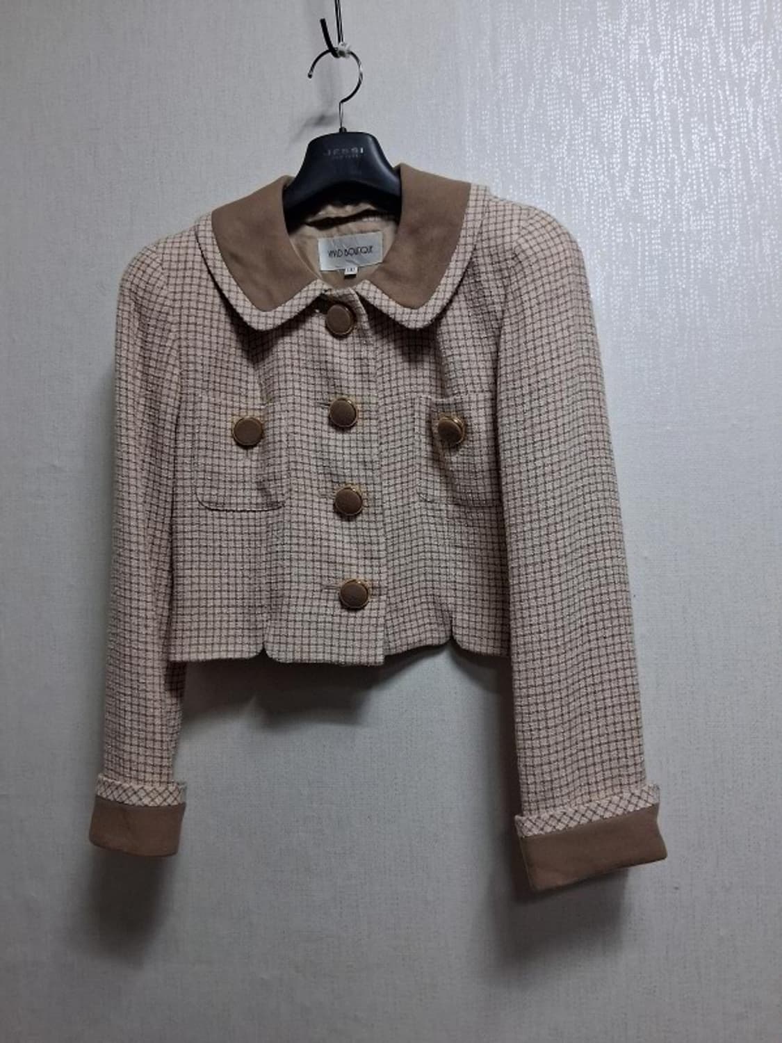 일본빈티지 vivid 부띠크 춘추 크롭쟈켓 라운드카라탈부착 66
원산지  상품이미지1