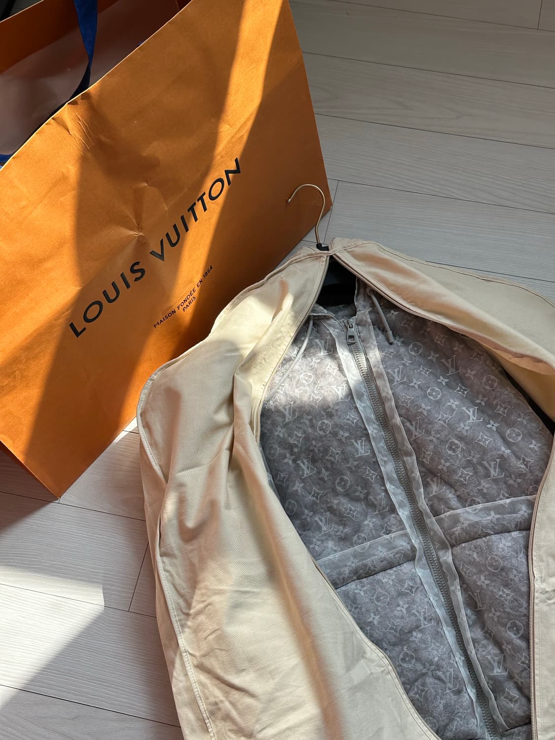 루이비통 오간자 패디드 실크 점퍼 52(105-110) 국내판 상품이미지5