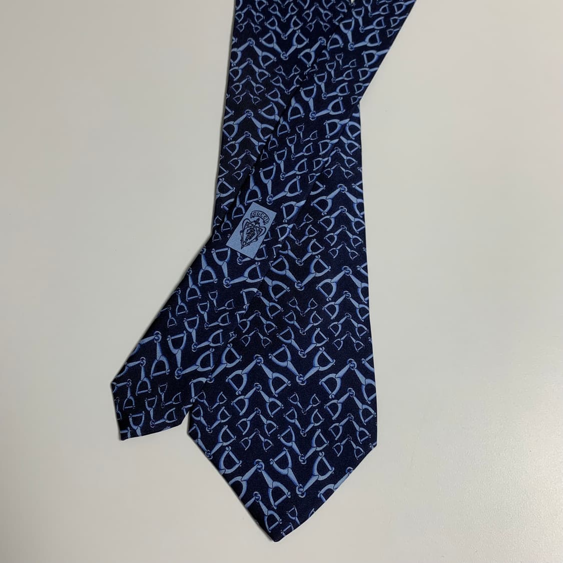 구찌(GUCCI) 명품넥타이 기하학적패턴 100실크 9.5cm 상품이미지3