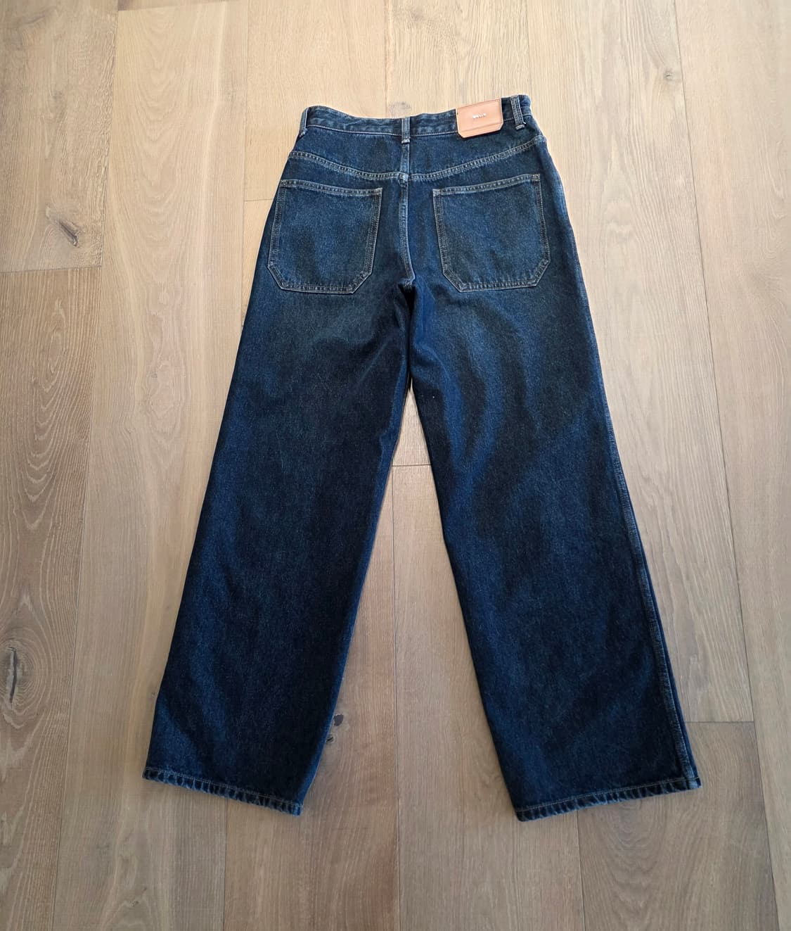 SOLID HOMME의 와이드 데님 청바지입니다
사이즈는 46 상품이미지2