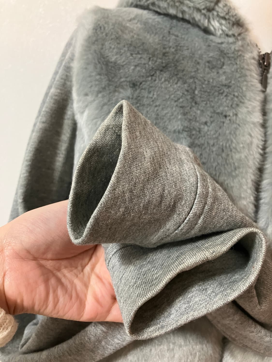 아르마니 익스체인지 퍼 후드집업 y2k xs사이즈 상품이미지5