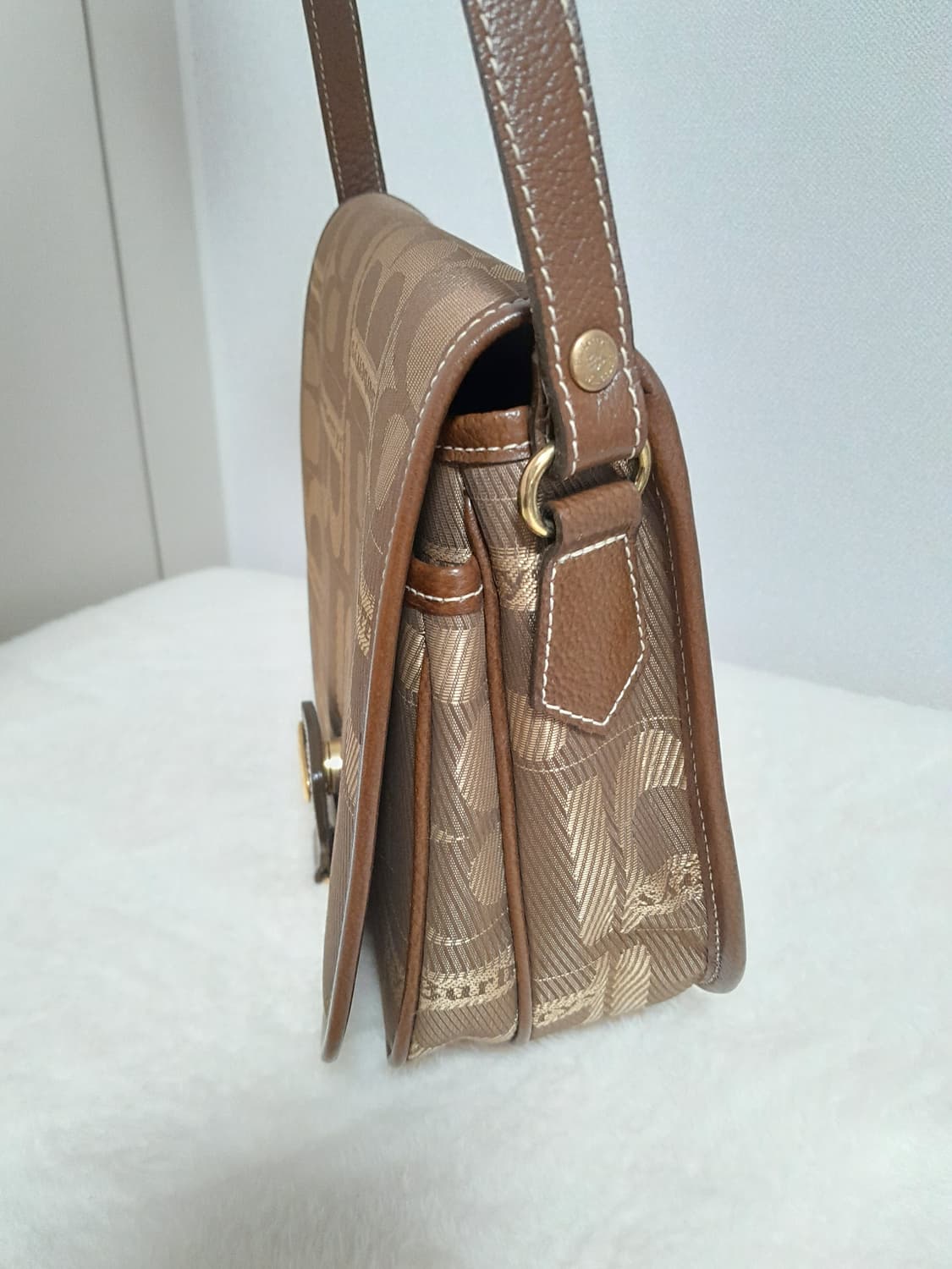 정품 버버리 00's 빈티지 크로스백 상품이미지3