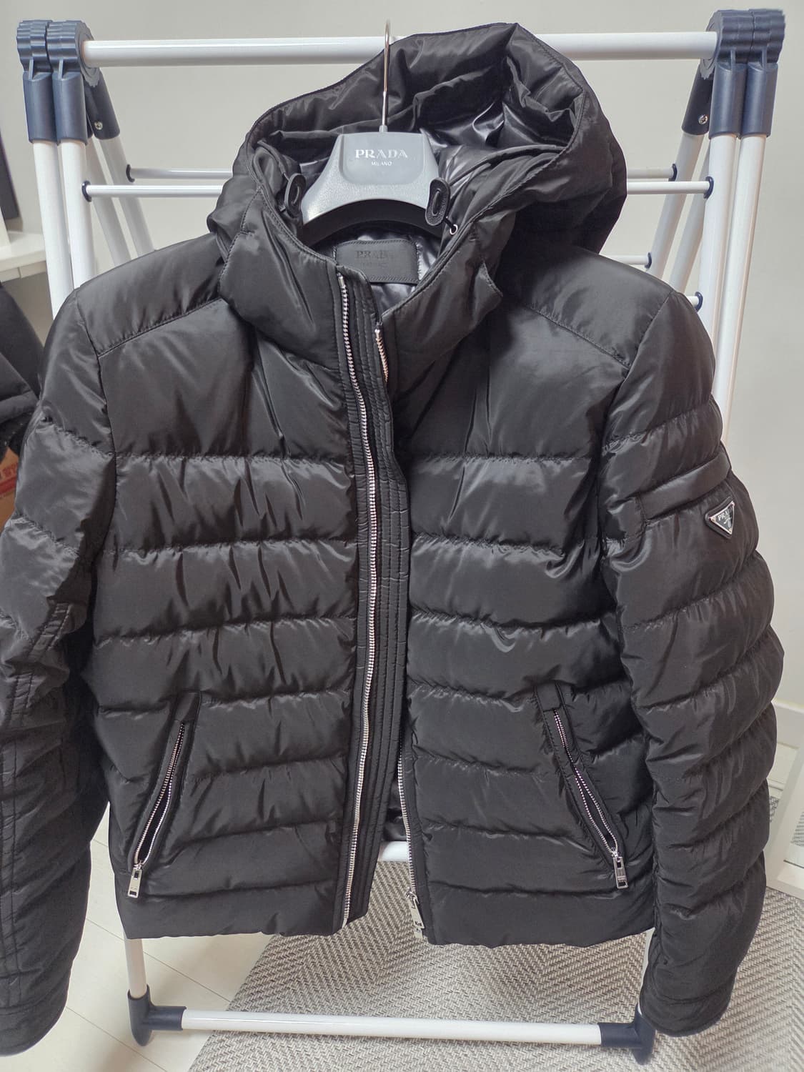 프라다 후드 패딩 자켓 블랙 50 상품이미지1