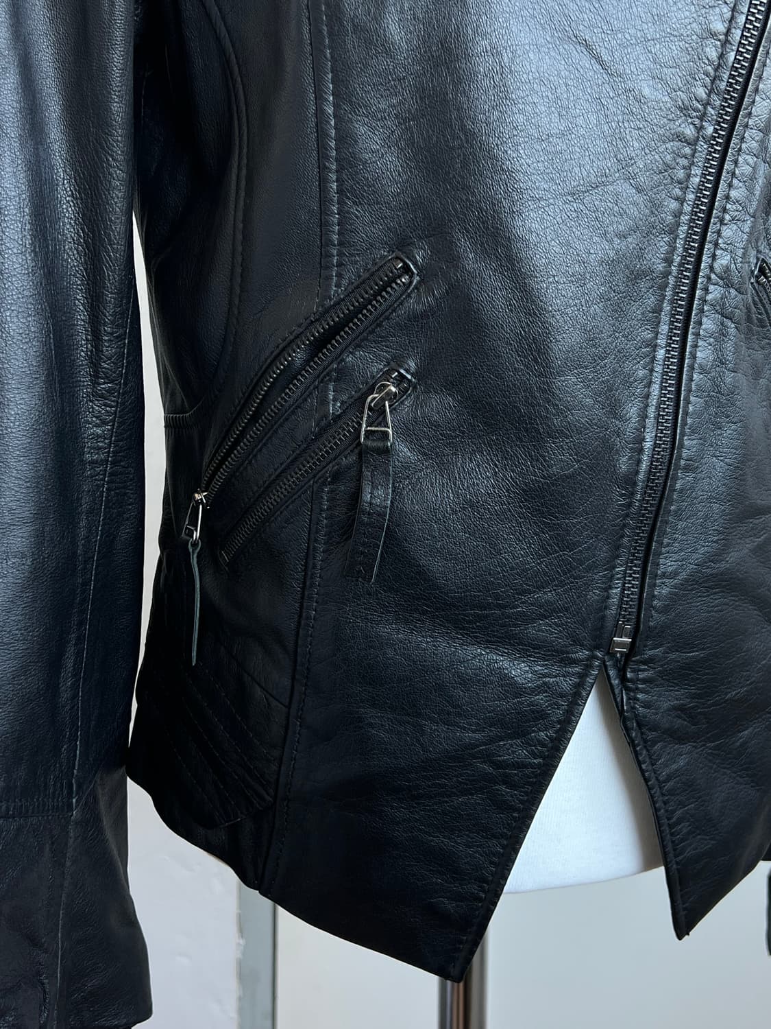 Diagonal cut leather jacket 상품이미지3