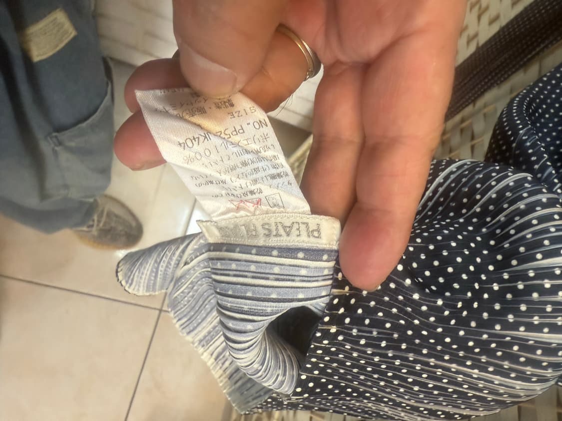 4/77 정품 플리츠플리즈 팝니다 상품이미지2