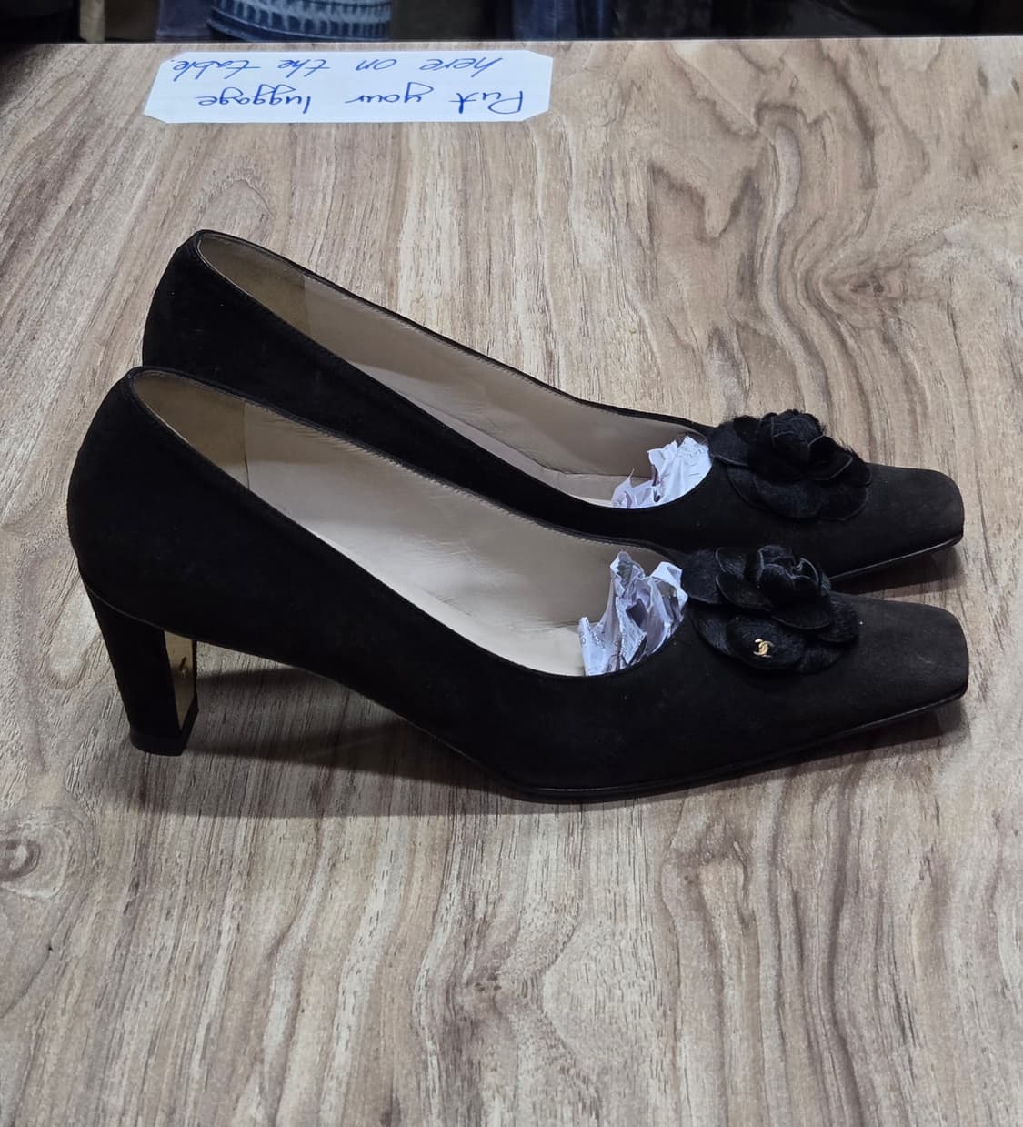 샤넬 까멜리아 스웨이드 플라워 장식 펌프스힐 상품이미지3