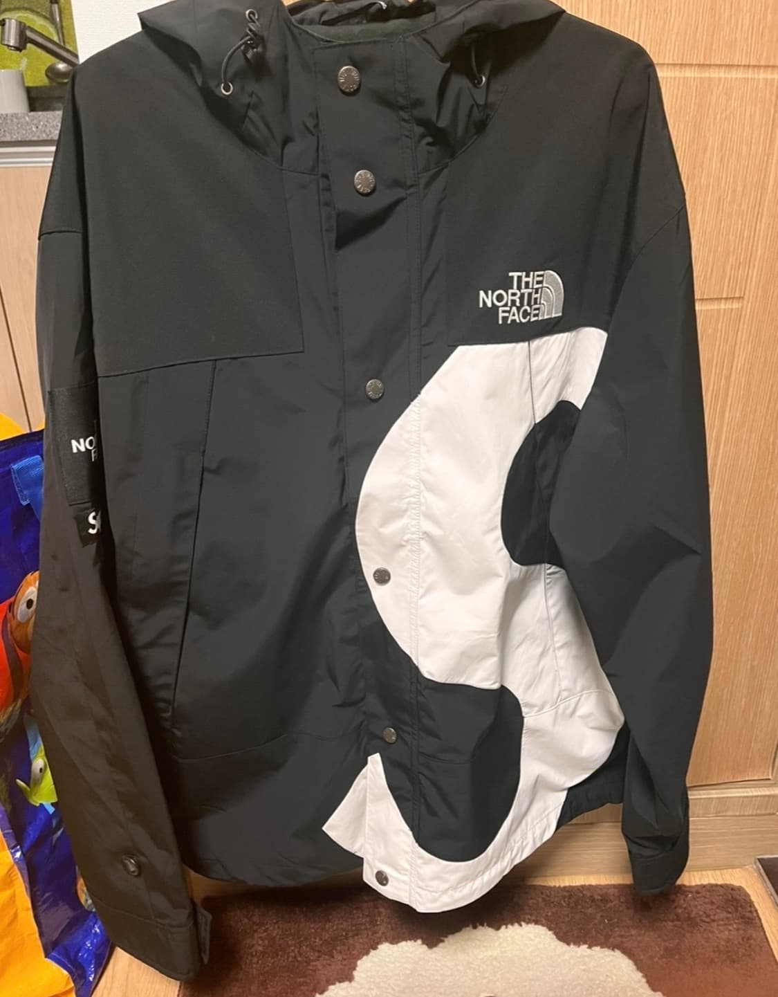 슈프림x노스페이스 s로고마운틴자켓 -20FW 상품이미지1