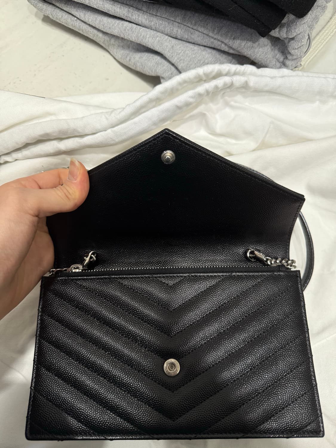 입생로랑 체인백 상품이미지4