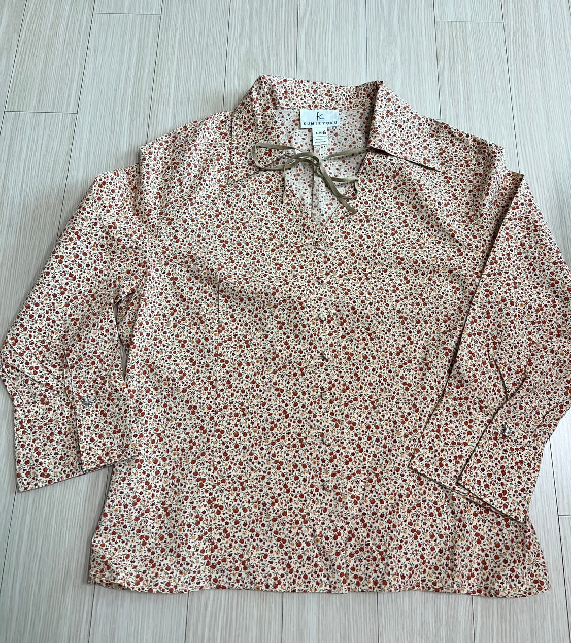 쿠미쿄쿠 잔꽃 은강아지 단추 블라우스 상품이미지1