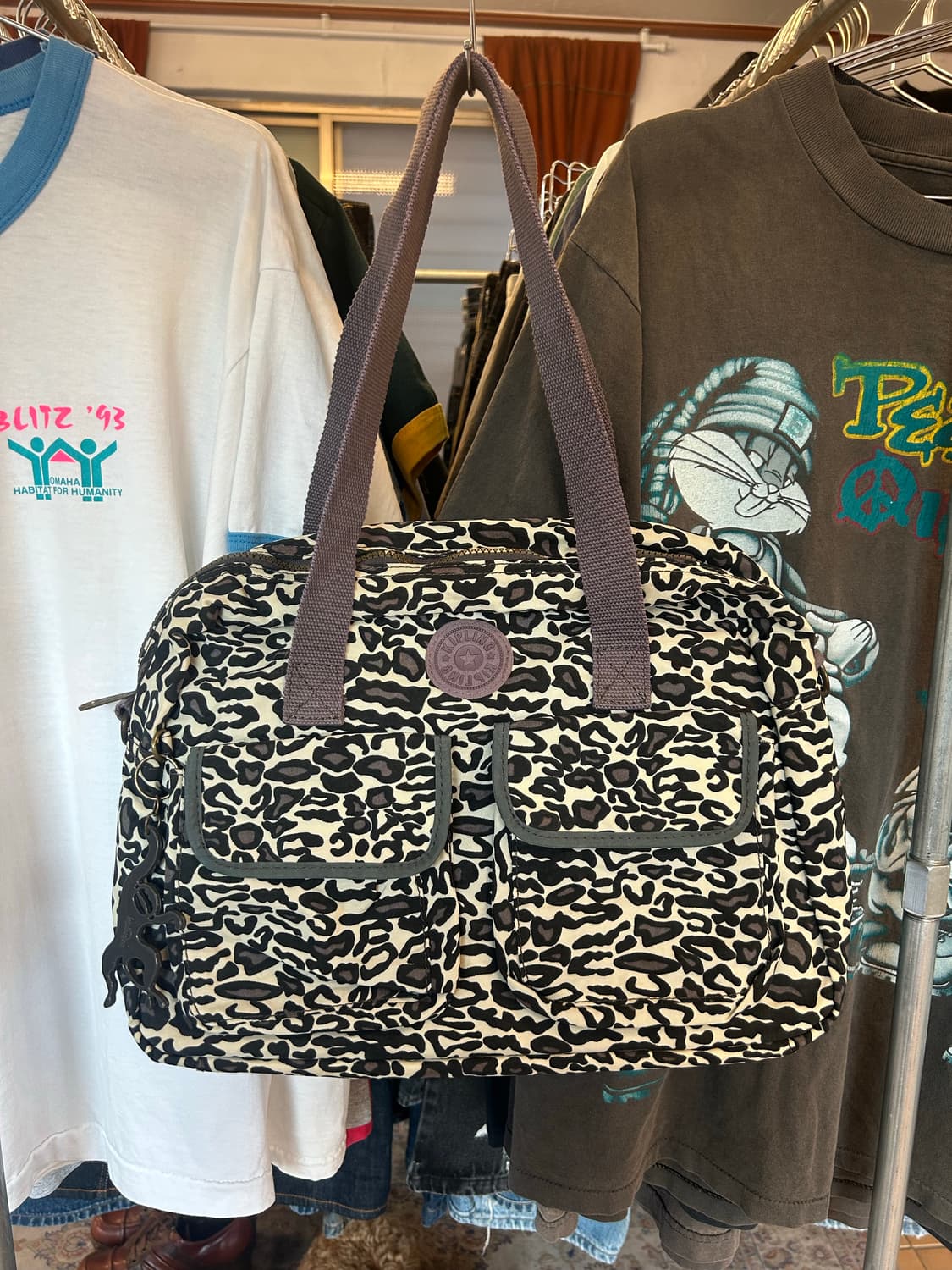 키플링 레오파드패턴 크로스백 상품이미지1