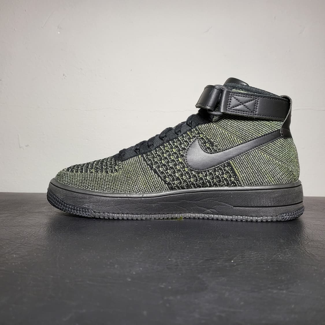 나이키 운동화 280m (조명이 없으면 블랙에 더 가까움) 상품이미지2