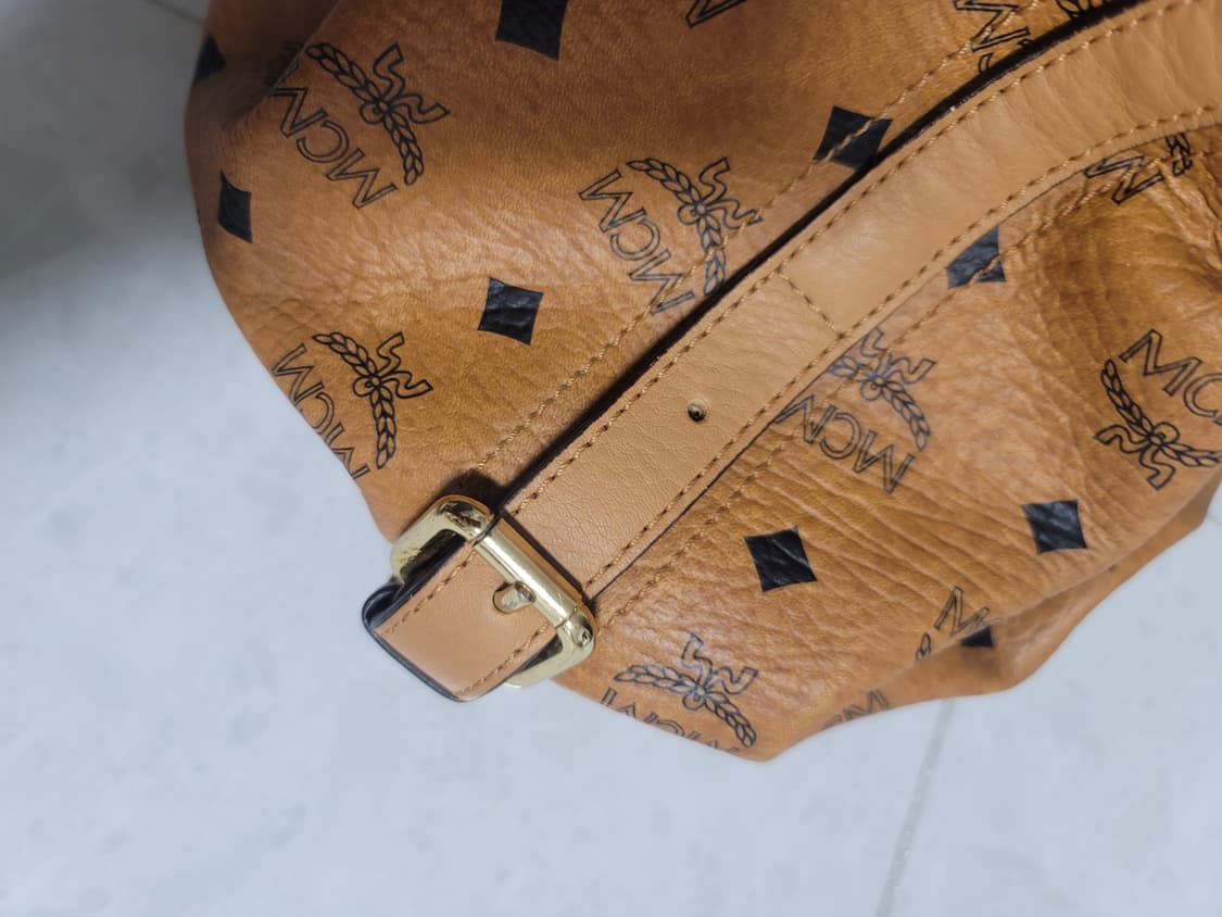 엠씨엠 MCM 토트백 상태굿

 상품이미지4