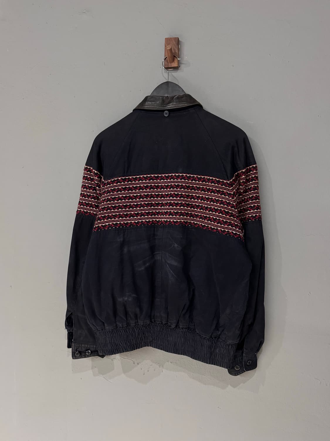 90s 마이크버니즈 에스닉 레더 봄버자켓 상품이미지3