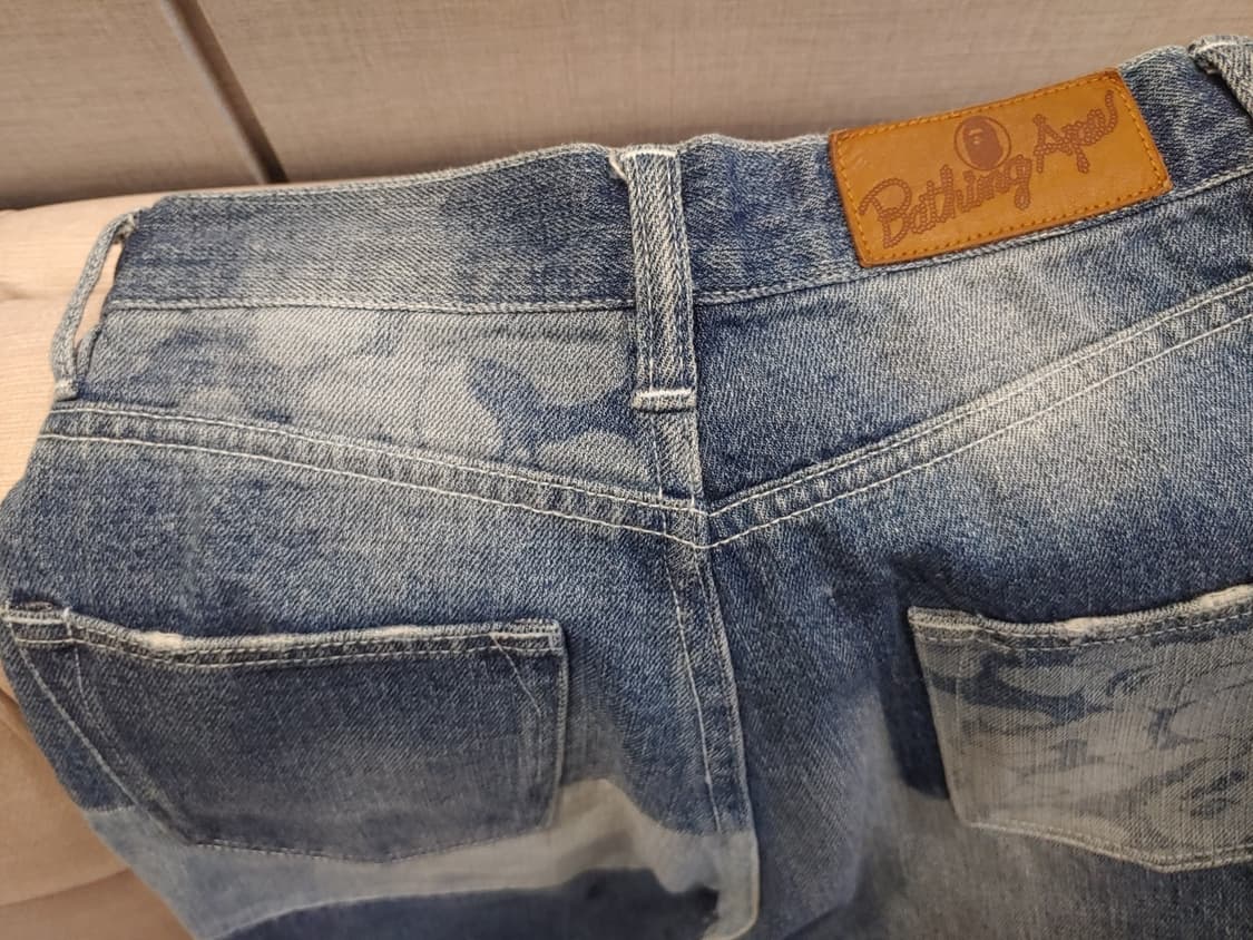 [XXS,22~23인치] 베이프 카모 패치워크 레더탭 데님 팬츠 상품이미지3