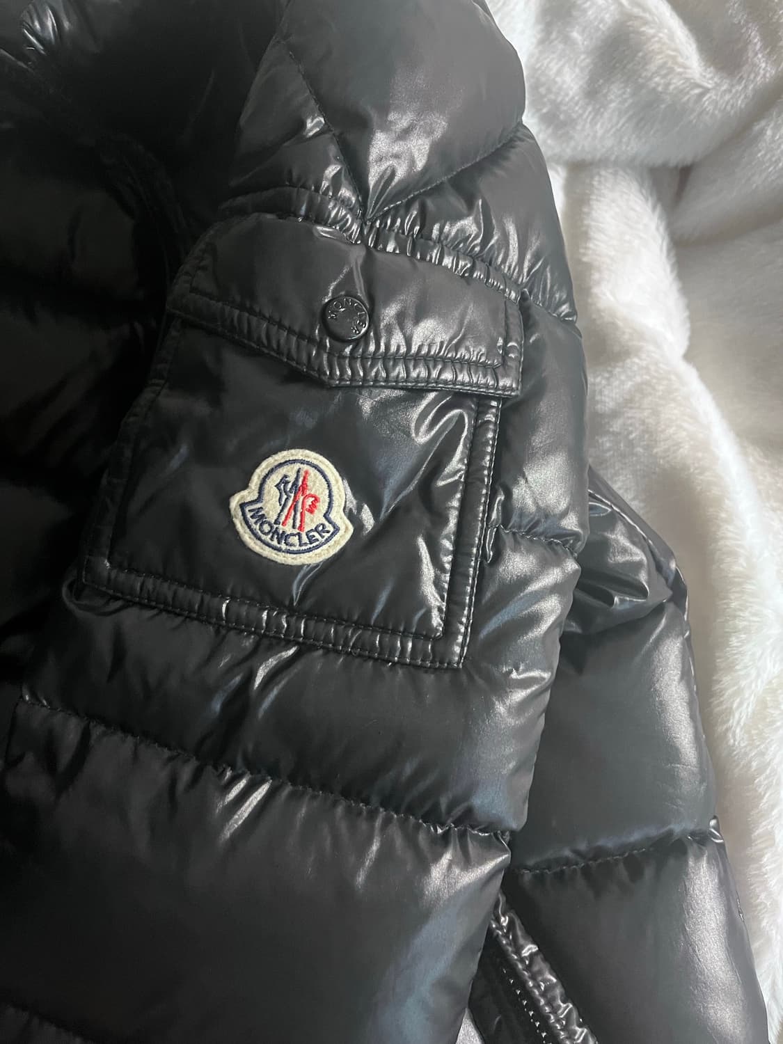 몽클레어 뉴 마야 후드탈부착 유광패딩 14y 블랙 상품이미지5