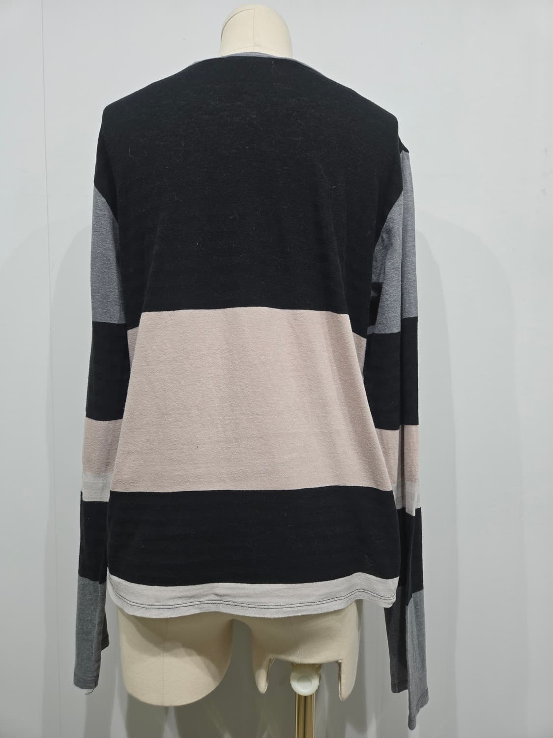 하이 스포팅기어 배색 스트라이프 긴팔 티셔츠 이세이미야케 상품이미지2