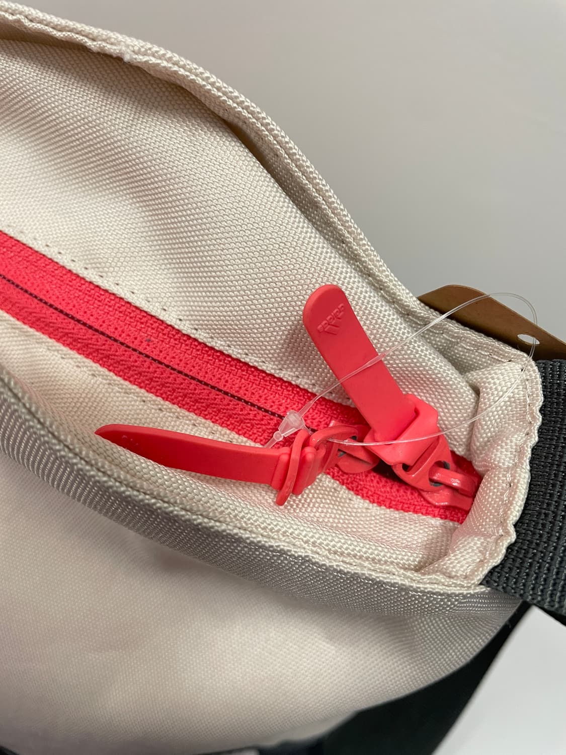 아이다스 마이런 크로스백 상품이미지4