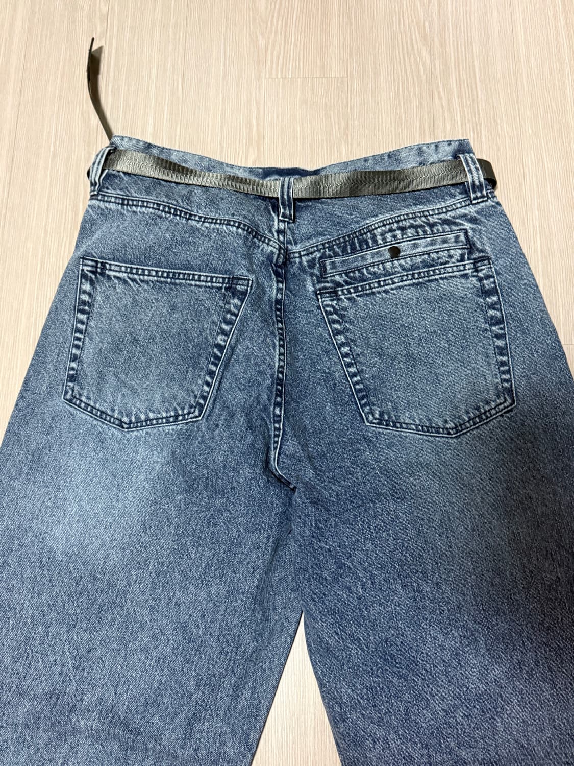 [2] 25AW 모이프 와이드 벨티드 6p 데님 청바지 워시드 인디고 상품이미지8