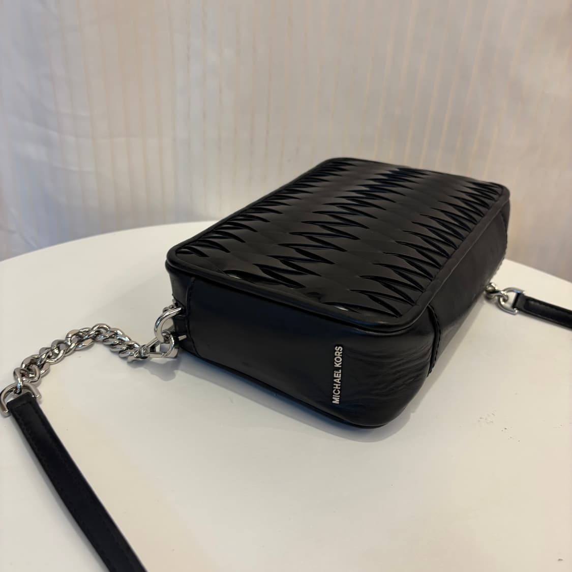 정품 마이클코어스 태슬 크로스백     상품이미지8