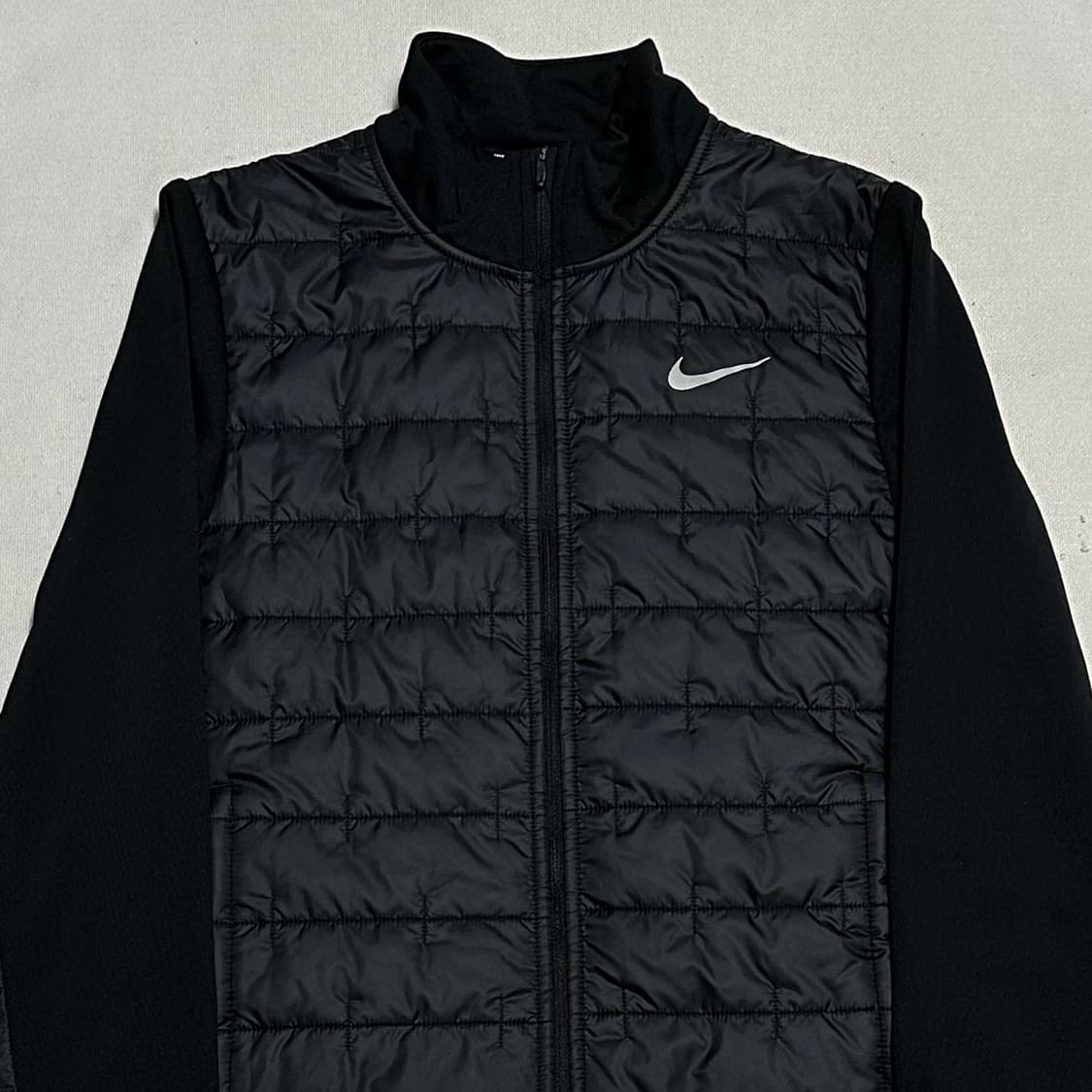 L 나이키 써마 핏 러닝 경량 패딩 상품이미지1