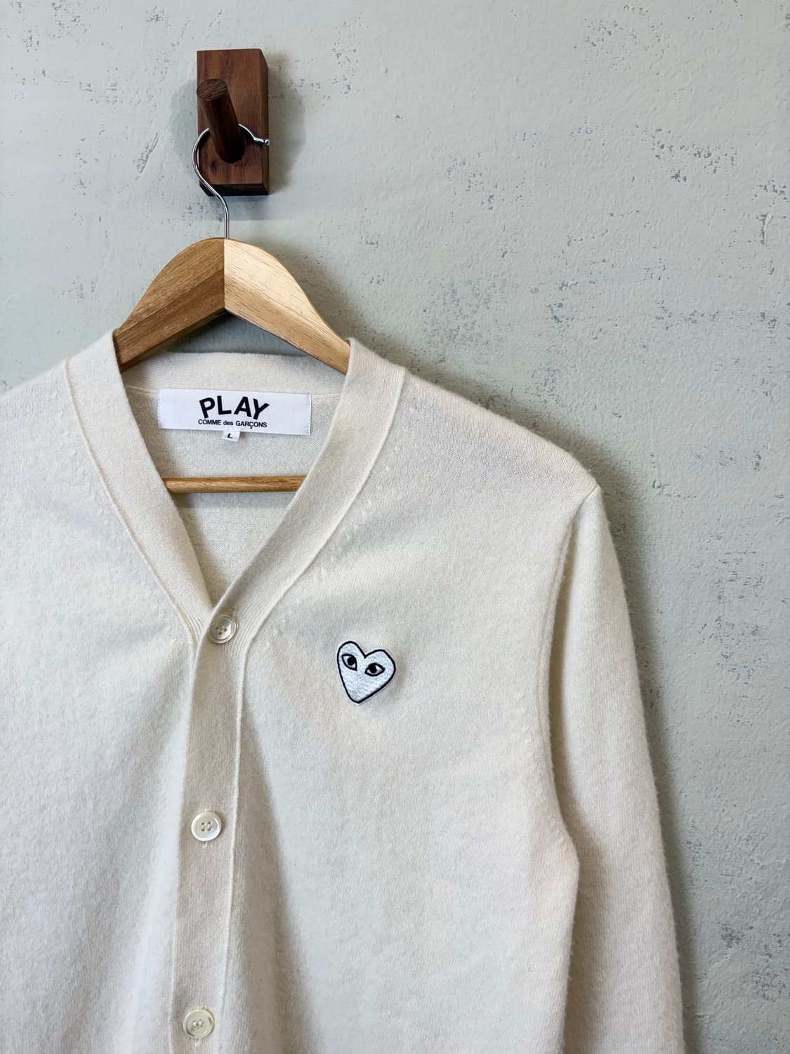 꼼데가르송 화이트와펜 가디건 상품이미지2