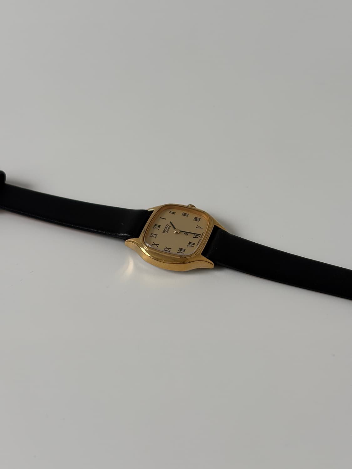 1980s Roman Cushion Shaped Ladies Quartz 상품이미지6