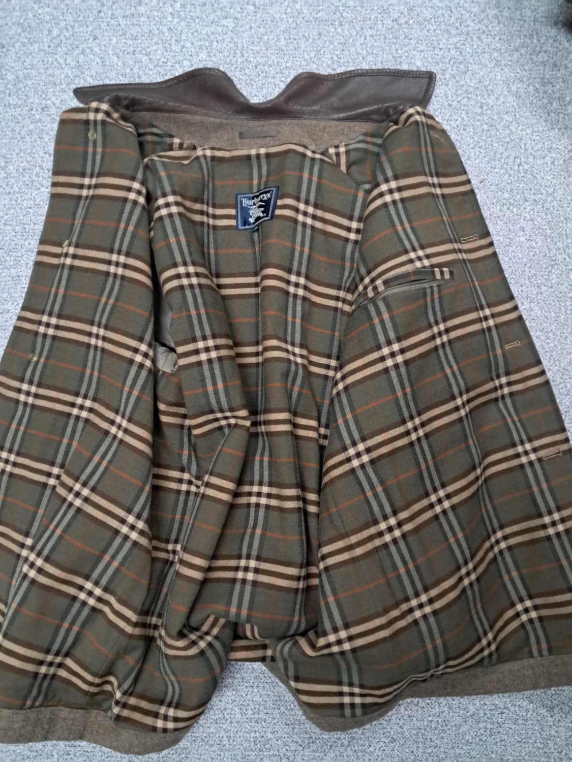 버버리 울브라운 가죽카라 코트 상품이미지5