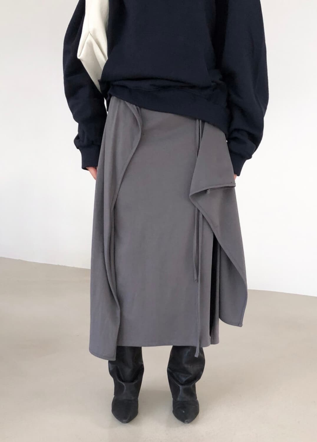 랩쳐 폴디드 랩 스커트 차콜 상품이미지1