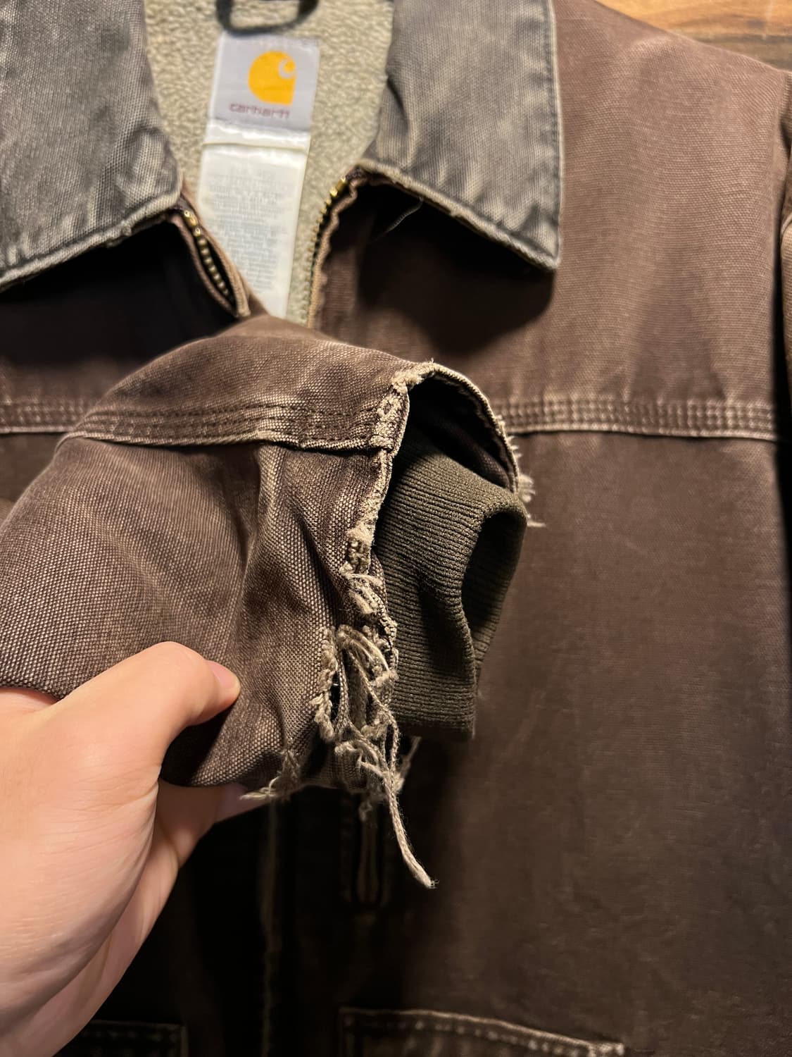[M]칼하트 USA C61 빈티지 워싱 다크브라운 캔버스 워크 자켓 상품이미지5