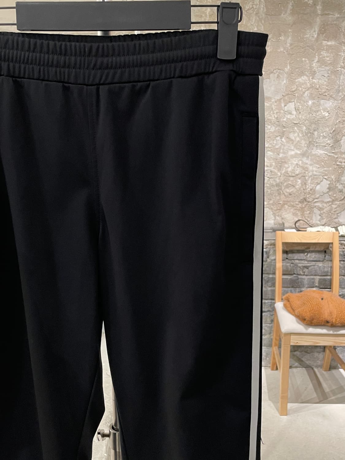 아디다스 x 제레미 스콧 블랙 프린지 트랙 팬츠 상품이미지3