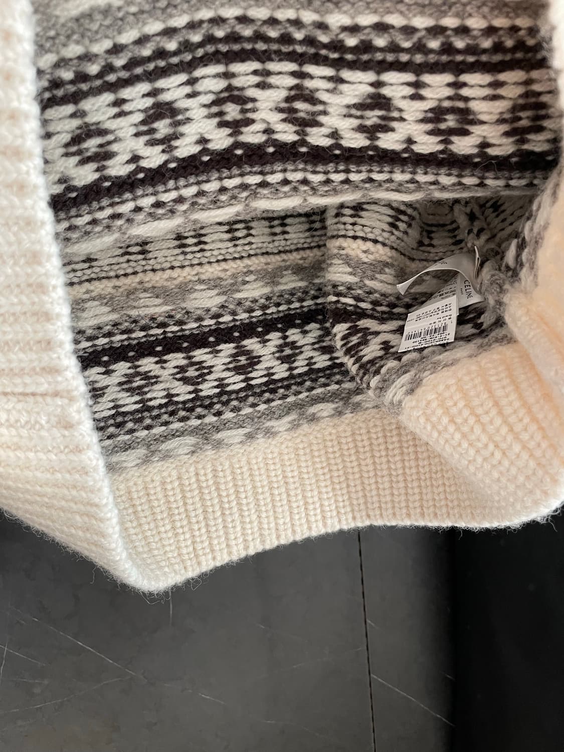 셀린느 21fw 셰트랜드 바하 후디 스웨터 (NCT 태용님 착용) M 상품이미지6