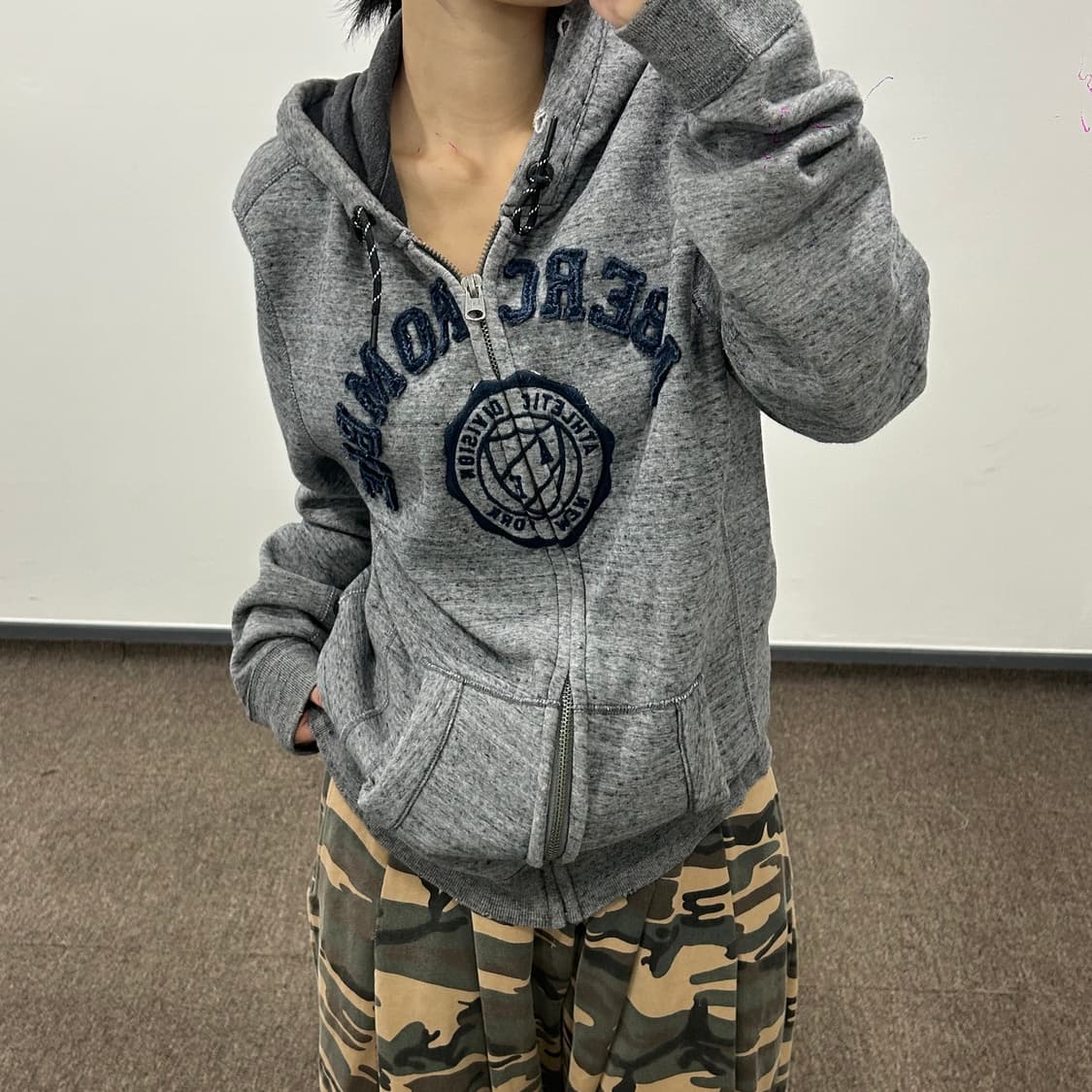 Abercrombie 아베크롬비 스펠아웃 로고 멜란지 그레이 후드집업 상품이미지2